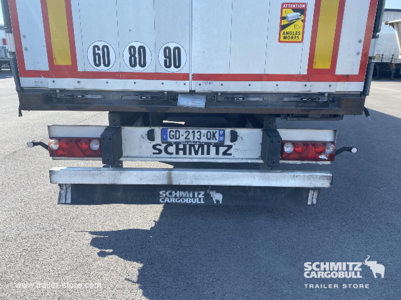 SCHMITZ Curtainsider Standard - סמיטריילר עם וילונות צד: תמונה 4 SCHMITZ Curtainsider Standard - סמיטריילר עם וילונות צד: תמונה 4