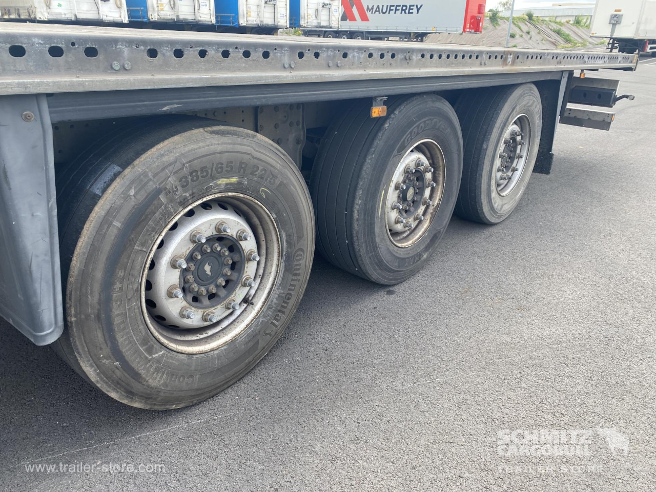 SCHMITZ Curtainsider Standard - סמיטריילר עם וילונות צד: תמונה 2 SCHMITZ Curtainsider Standard - סמיטריילר עם וילונות צד: תמונה 2
