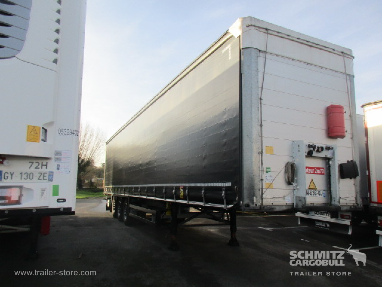 SCHMITZ Curtainsider Standard - סמיטריילר עם וילונות צד: תמונה 1 SCHMITZ Curtainsider Standard - סמיטריילר עם וילונות צד: תמונה 1