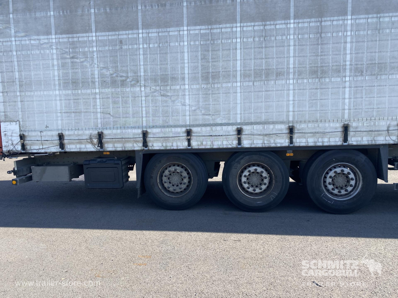 SCHMITZ Curtainsider Standard - סמיטריילר עם וילונות צד: תמונה 3 SCHMITZ Curtainsider Standard - סמיטריילר עם וילונות צד: תמונה 3