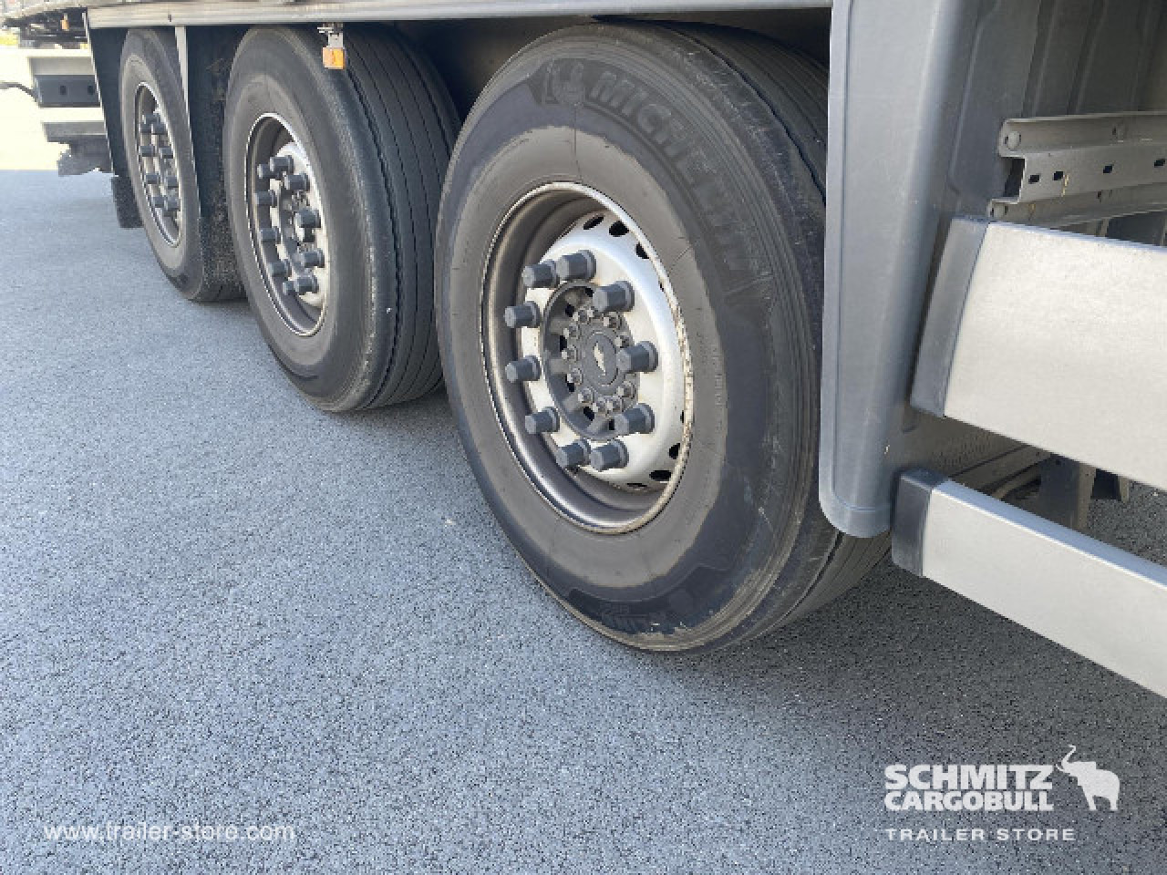 SCHMITZ Curtainsider Standard - סמיטריילר עם וילונות צד: תמונה 5 SCHMITZ Curtainsider Standard - סמיטריילר עם וילונות צד: תמונה 5