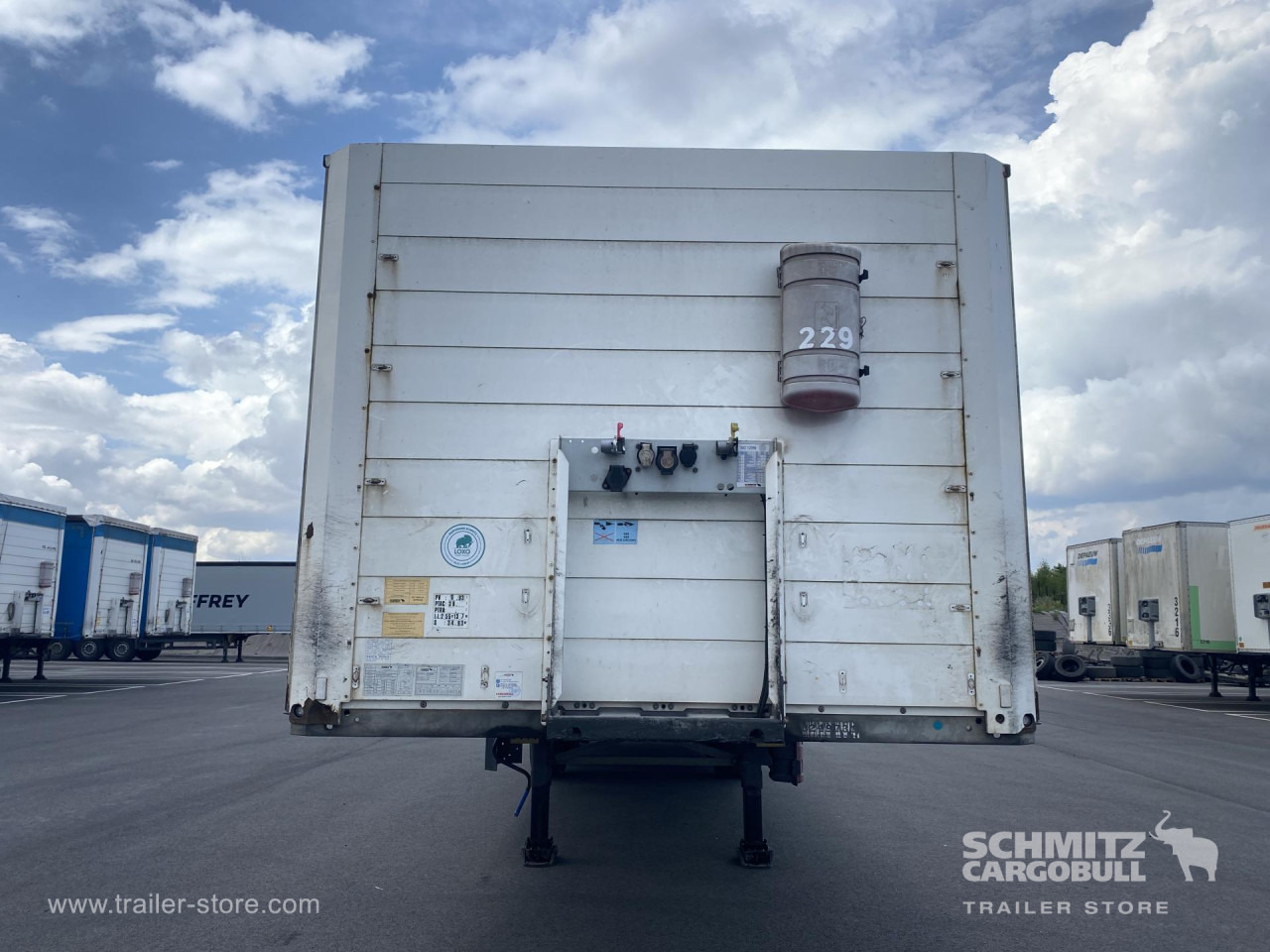 SCHMITZ Curtainsider Standard - סמיטריילר עם וילונות צד: תמונה 5 SCHMITZ Curtainsider Standard - סמיטריילר עם וילונות צד: תמונה 5