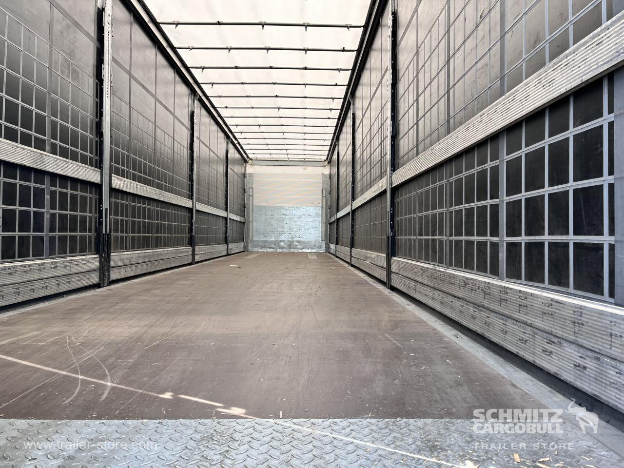SCHMITZ Curtainsider Standard - סמיטריילר עם וילונות צד: תמונה 3 SCHMITZ Curtainsider Standard - סמיטריילר עם וילונות צד: תמונה 3