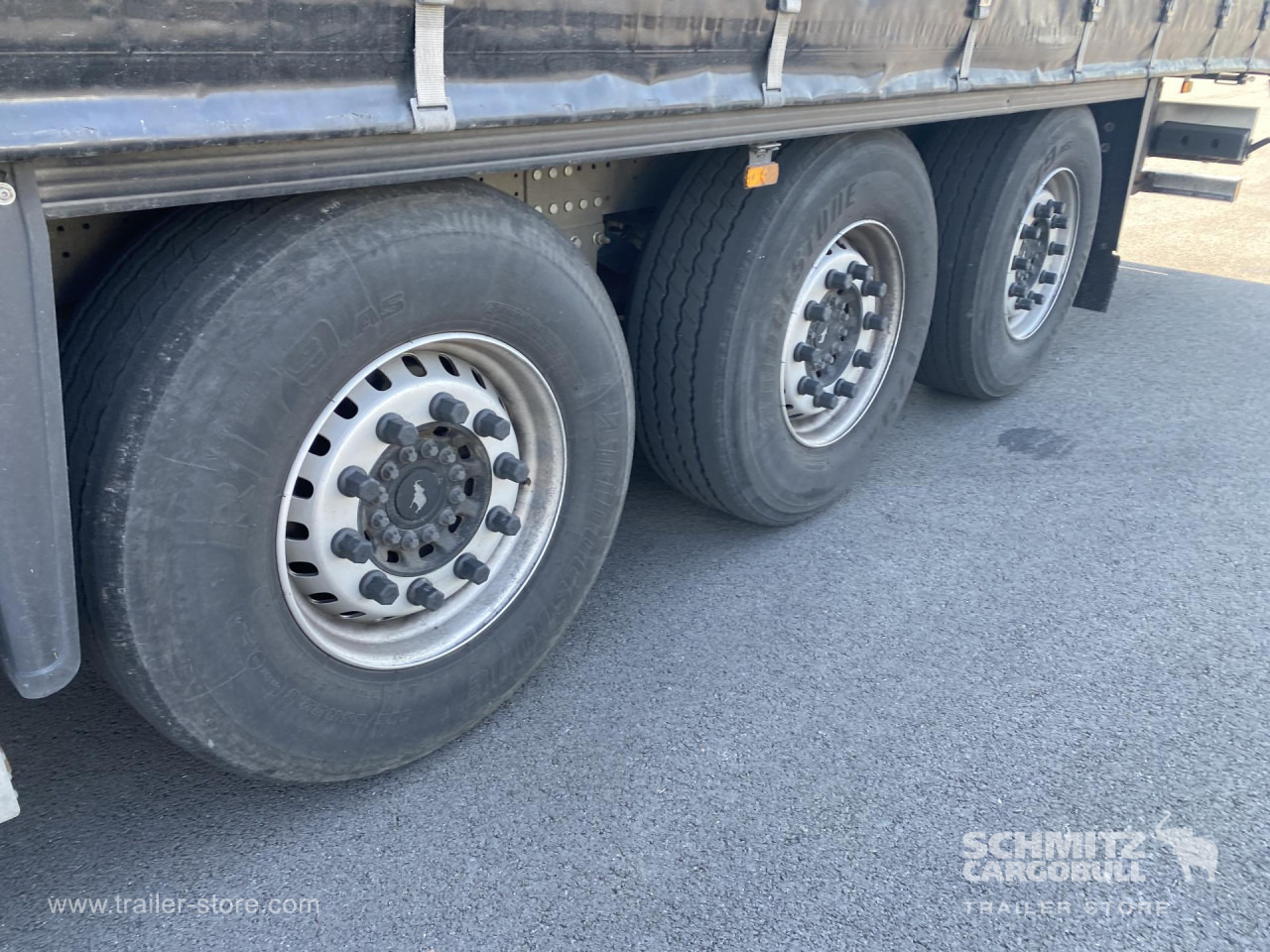 SCHMITZ Curtainsider Standard - סמיטריילר עם וילונות צד: תמונה 4 SCHMITZ Curtainsider Standard - סמיטריילר עם וילונות צד: תמונה 4