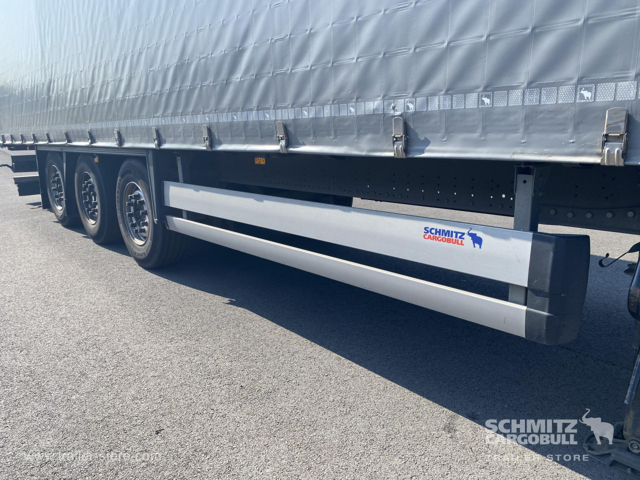 SCHMITZ Curtainsider Standard - סמיטריילר עם וילונות צד: תמונה 3 SCHMITZ Curtainsider Standard - סמיטריילר עם וילונות צד: תמונה 3