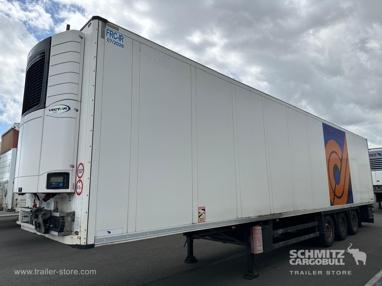 SCHMITZ Reefer Standard - סמיטריילר איזותרמי: תמונה 1 SCHMITZ Reefer Standard - סמיטריילר איזותרמי: תמונה 1