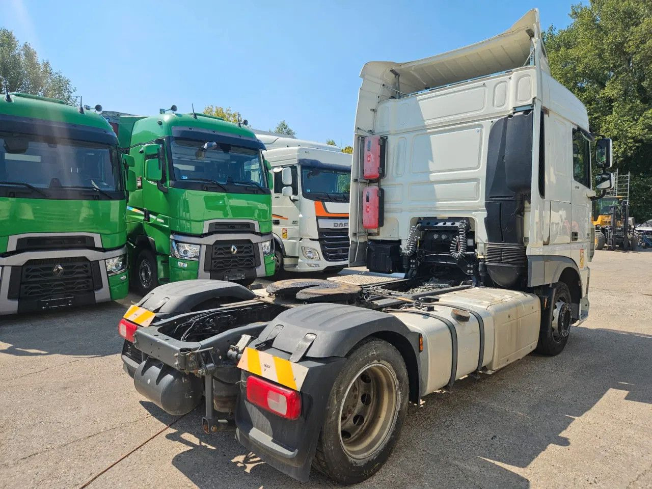 DAF XF 460 Mega Standklima Space Cab - יחידת טרקטור: תמונה 4 DAF XF 460 Mega Standklima Space Cab - יחידת טרקטור: תמונה 4