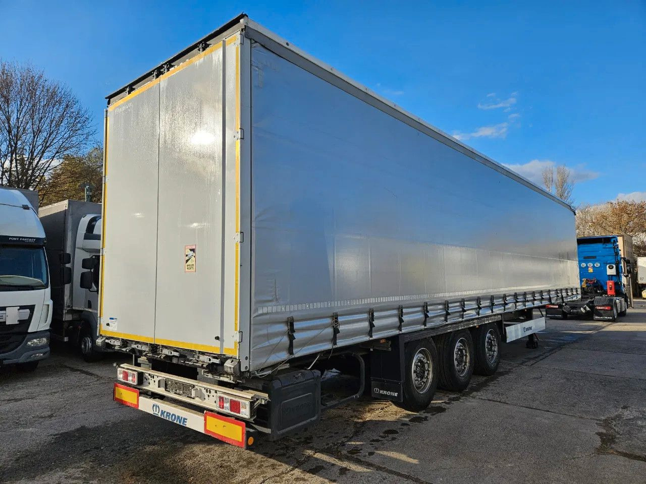 Krone SD XL Code, Lifting Axle A - סמיטריילר עם וילונות צד: תמונה 3 Krone SD XL Code, Lifting Axle A - סמיטריילר עם וילונות צד: תמונה 3