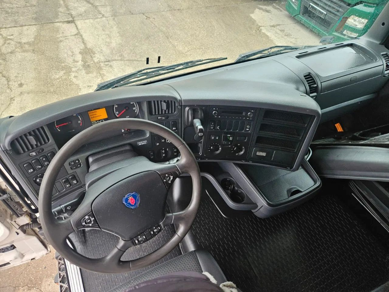 משאית תיבה Scania R480 BOX Tail Lift Euro5: תמונה 12 משאית תיבה Scania R480 BOX Tail Lift Euro5: תמונה 12