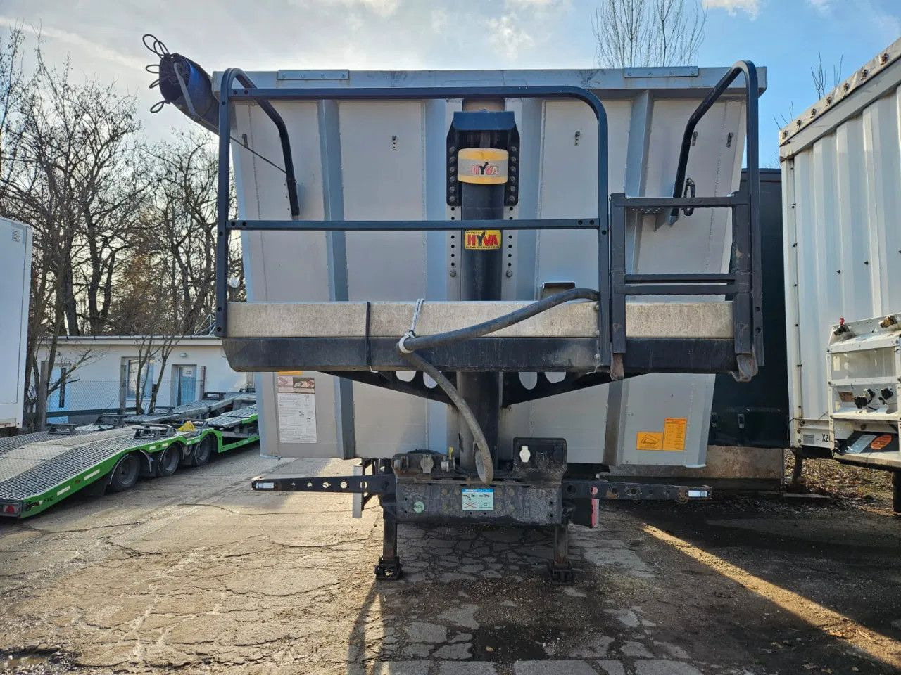 Wielton NW-3 38m3 Lifting Axle, Alloy w. 2 units in stoc - סמיטריילר עם מזהיר: תמונה 2 Wielton NW-3 38m3 Lifting Axle, Alloy w. 2 units in stoc - סמיטריילר עם מזהיר: תמונה 2