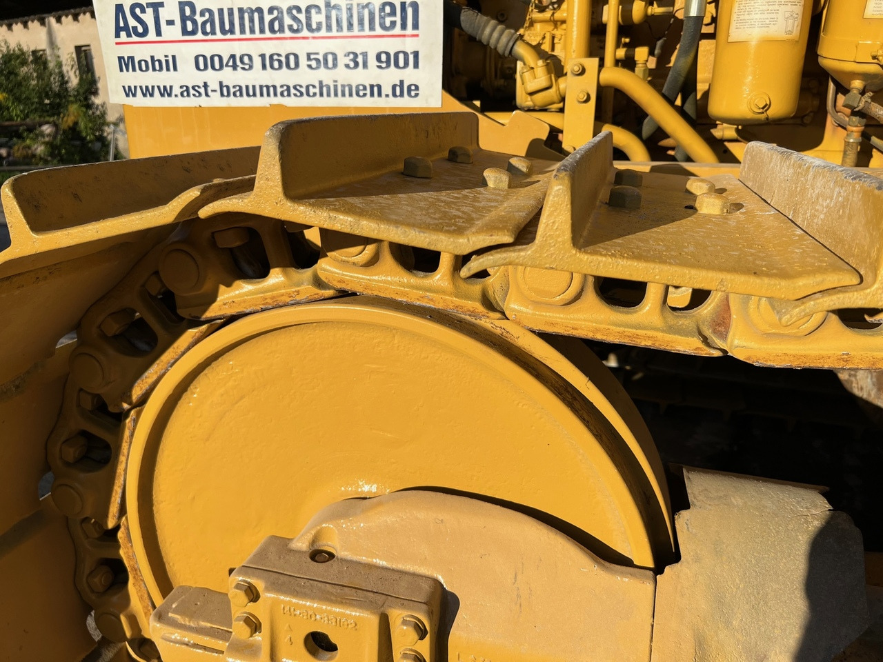 דחפור KOMATSU D65-E: תמונה 10