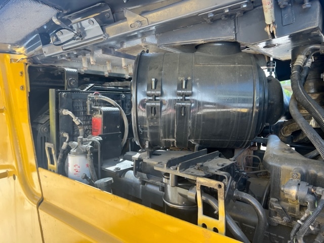 KOMATSU D65EX12 mit Ripperventil - דחפור: תמונה 4 KOMATSU D65EX12 mit Ripperventil - דחפור: תמונה 4