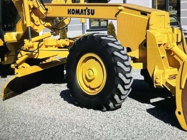 Komatsu GD530A mit 5-Zahn Heckaufreißer - מפלסת: תמונה 2 Komatsu GD530A mit 5-Zahn Heckaufreißer - מפלסת: תמונה 2