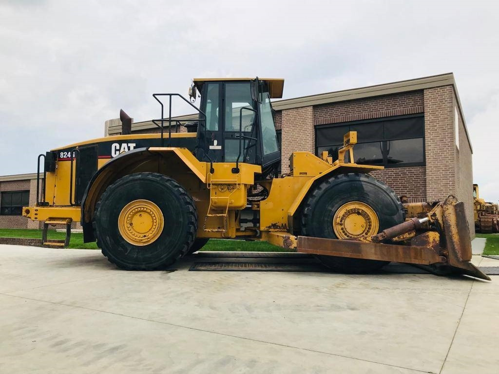 CAT 824 G - דחפור: תמונה 2 CAT 824 G - דחפור: תמונה 2