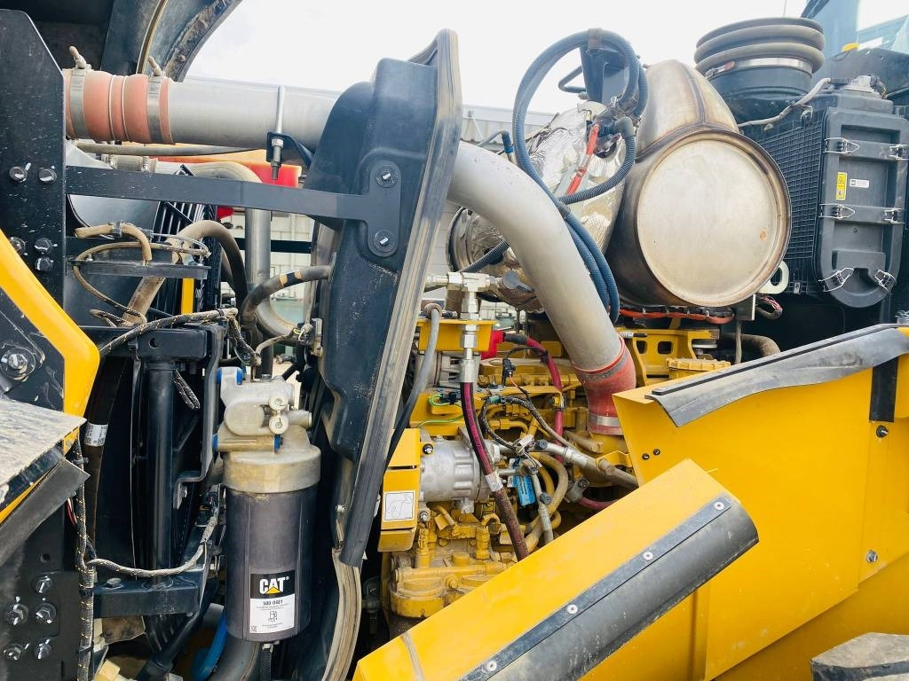 מעמיס גלגלים CAT 972: תמונה 10