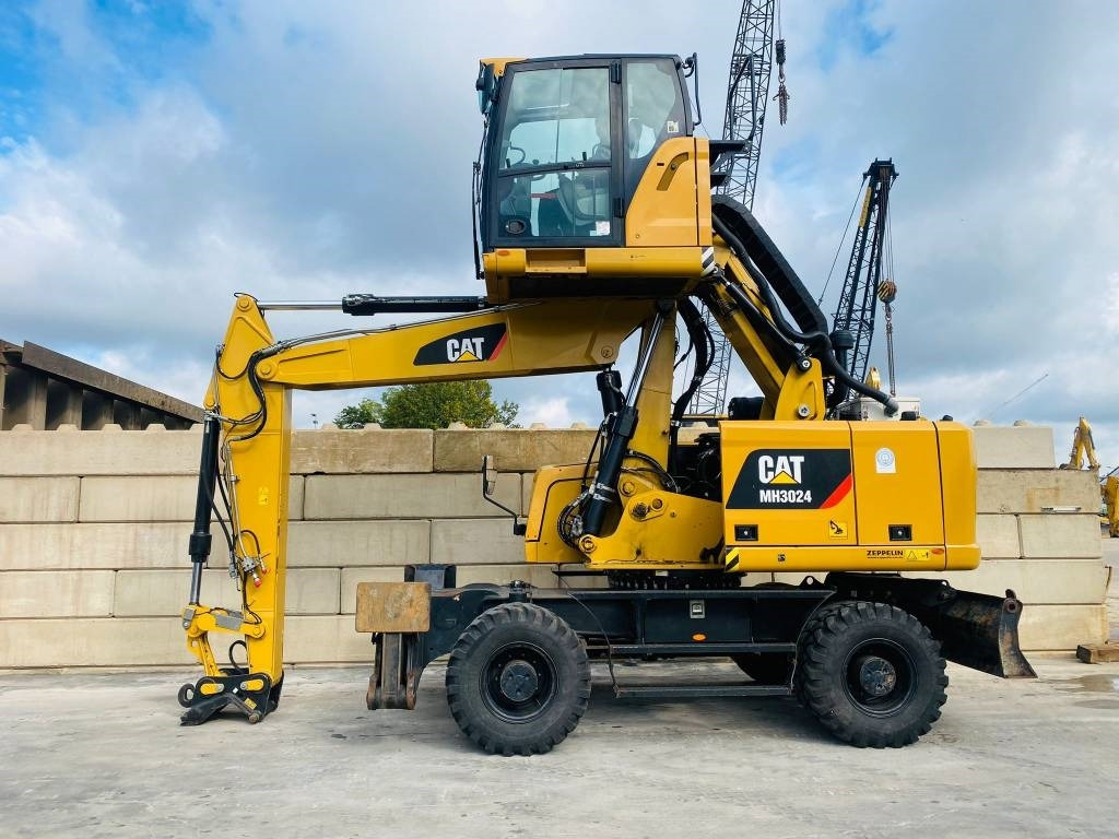 CAT mh3024 - מטפל בפסולת/ תעשייתי: תמונה 1 CAT mh3024 - מטפל בפסולת/ תעשייתי: תמונה 1