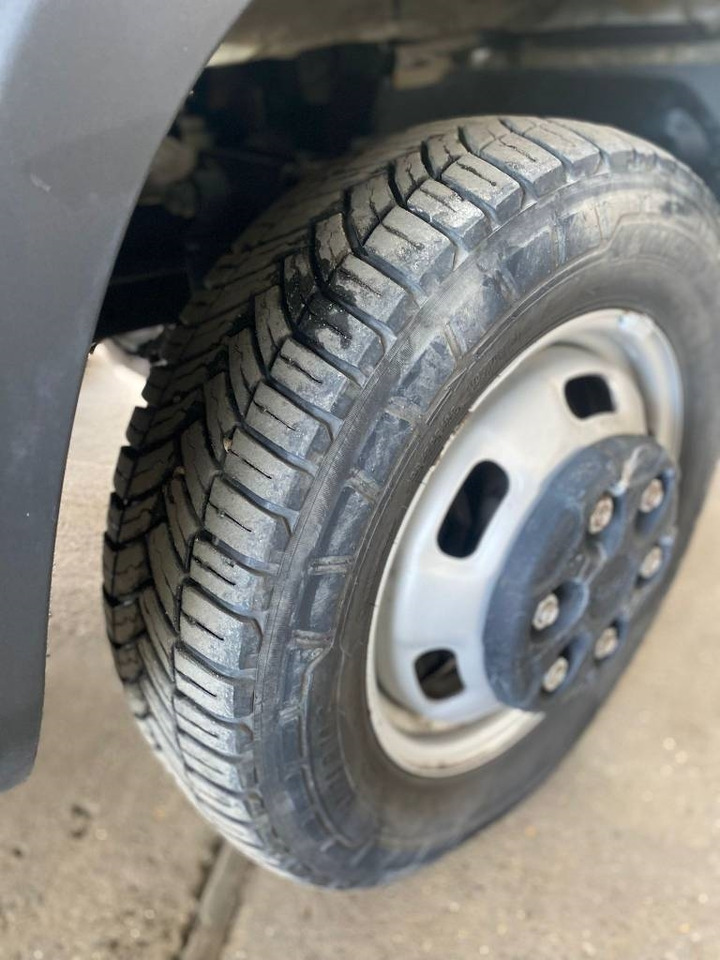 כלי רכב מסחרי עם תיבה Iveco Daily 35 C18: תמונה 23