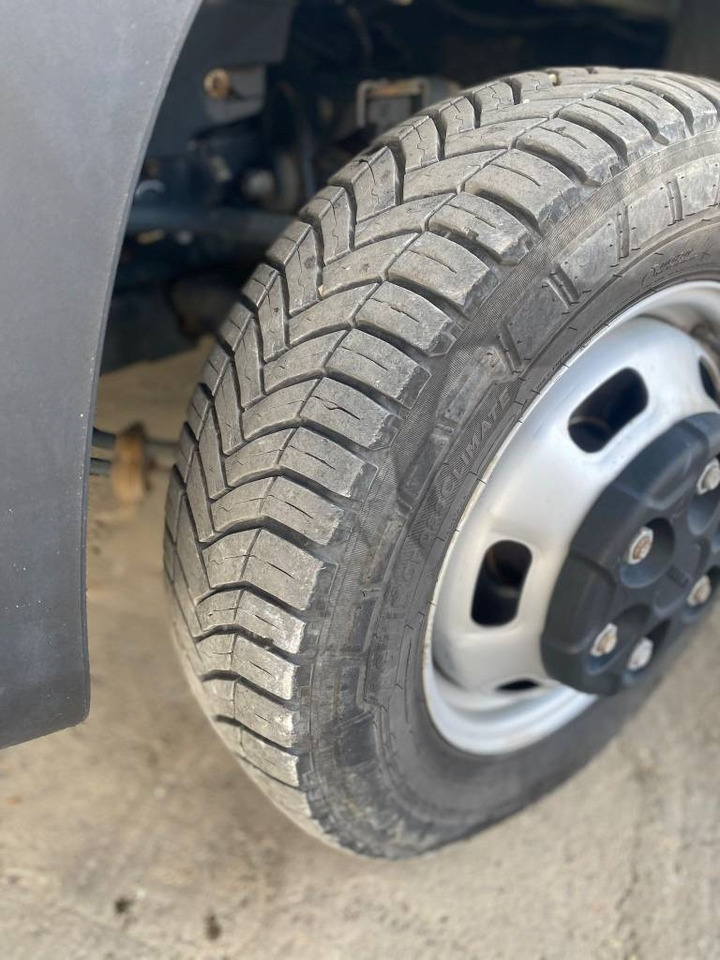 כלי רכב מסחרי עם תיבה Iveco Daily 35 C18: תמונה 26