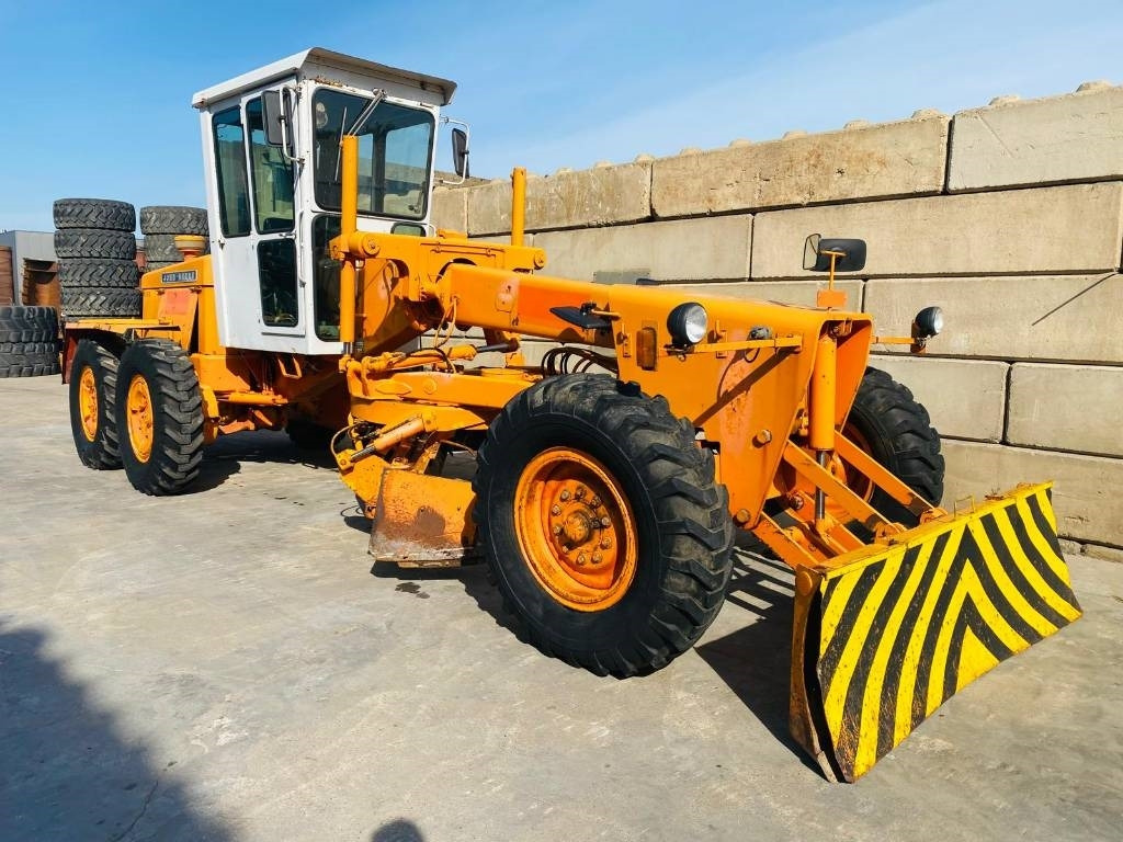 John Deere 570 A - מפלסת: תמונה 4 John Deere 570 A - מפלסת: תמונה 4