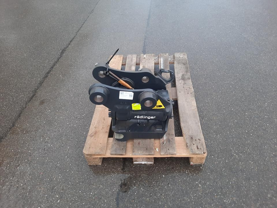 Rädlinger Tilt 3,5 -5 to Powertilt Minibagger Schwenkmotor Yanmar - טילטרוטטור עבור מיני מחפר: תמונה 3 Rädlinger Tilt 3,5 -5 to Powertilt Minibagger Schwenkmotor Yanmar - טילטרוטטור עבור מיני מחפר: תמונה 3