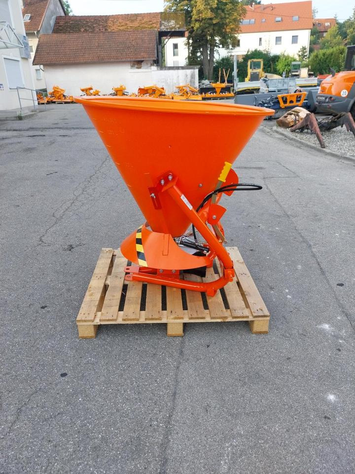 Salzstreuer 200l-500l Sand Splitt Schlepper Traktor Winterdienst - מפזר חול/ מלח: תמונה 1 Salzstreuer 200l-500l Sand Splitt Schlepper Traktor Winterdienst - מפזר חול/ מלח: תמונה 1