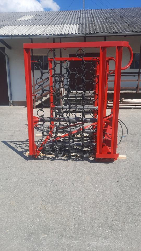 Neue Wiesenegge 6m hydraulisch Wiesenschleppe Fendt Schlepper - משדדת שרשרת: תמונה 5 Neue Wiesenegge 6m hydraulisch Wiesenschleppe Fendt Schlepper - משדדת שרשרת: תמונה 5