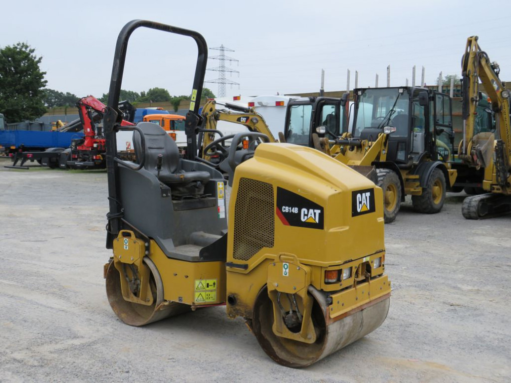 CATERPILLAR CATERPILLAR Tandem-Vibrationswalze Baumaschine CB14 B - רולר: תמונה 2 CATERPILLAR CATERPILLAR Tandem-Vibrationswalze Baumaschine CB14 B - רולר: תמונה 2