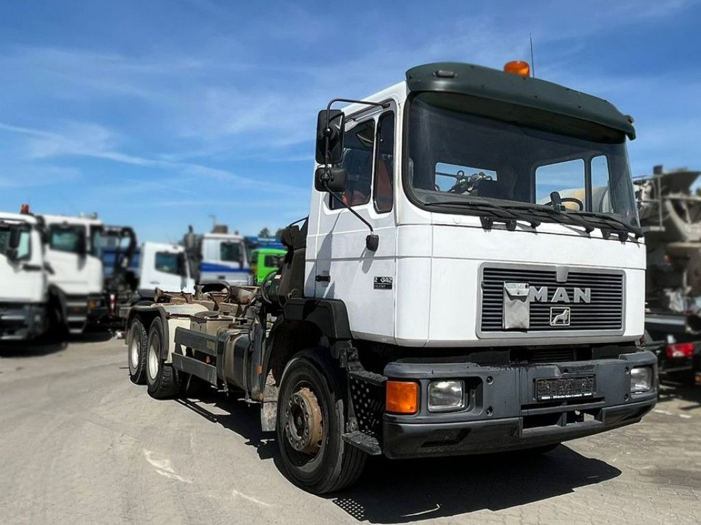 MAN F2000 27.342 6x4 Abrollkipper mit Kran - משאית הרמת וו, משאית מנוף: תמונה 2 MAN F2000 27.342 6x4 Abrollkipper mit Kran - משאית הרמת וו, משאית מנוף: תמונה 2