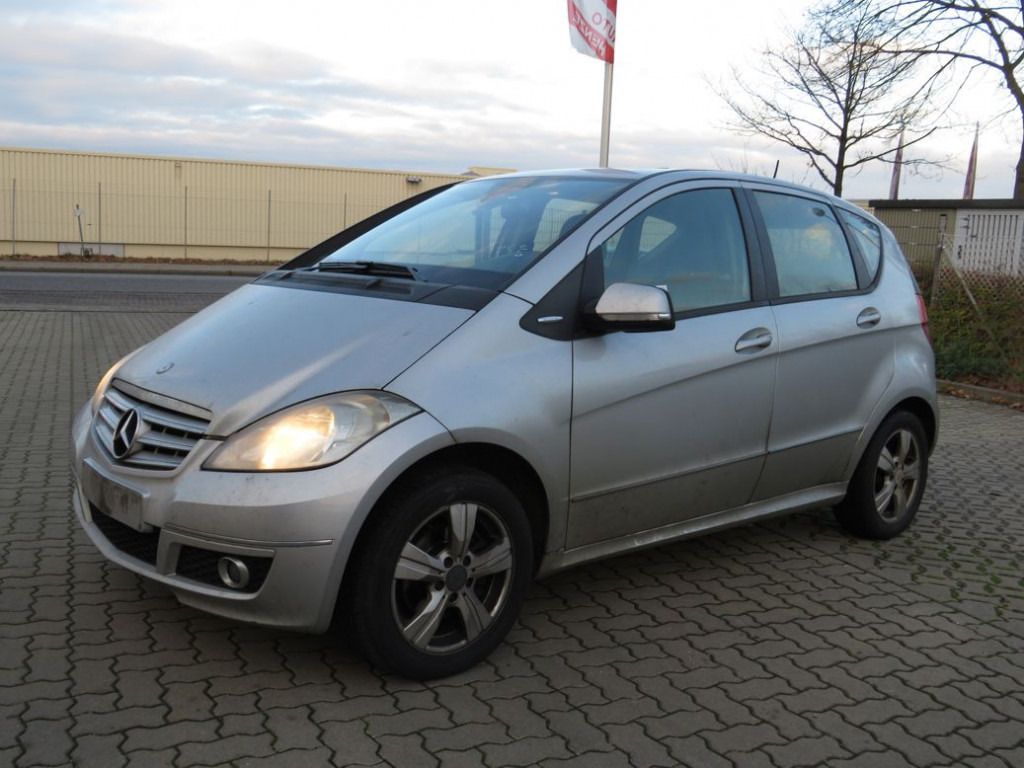 MERCEDES-BENZ A-Klasse 200 Avantgarde PKW - משאית: תמונה 1 MERCEDES-BENZ A-Klasse 200 Avantgarde PKW - משאית: תמונה 1
