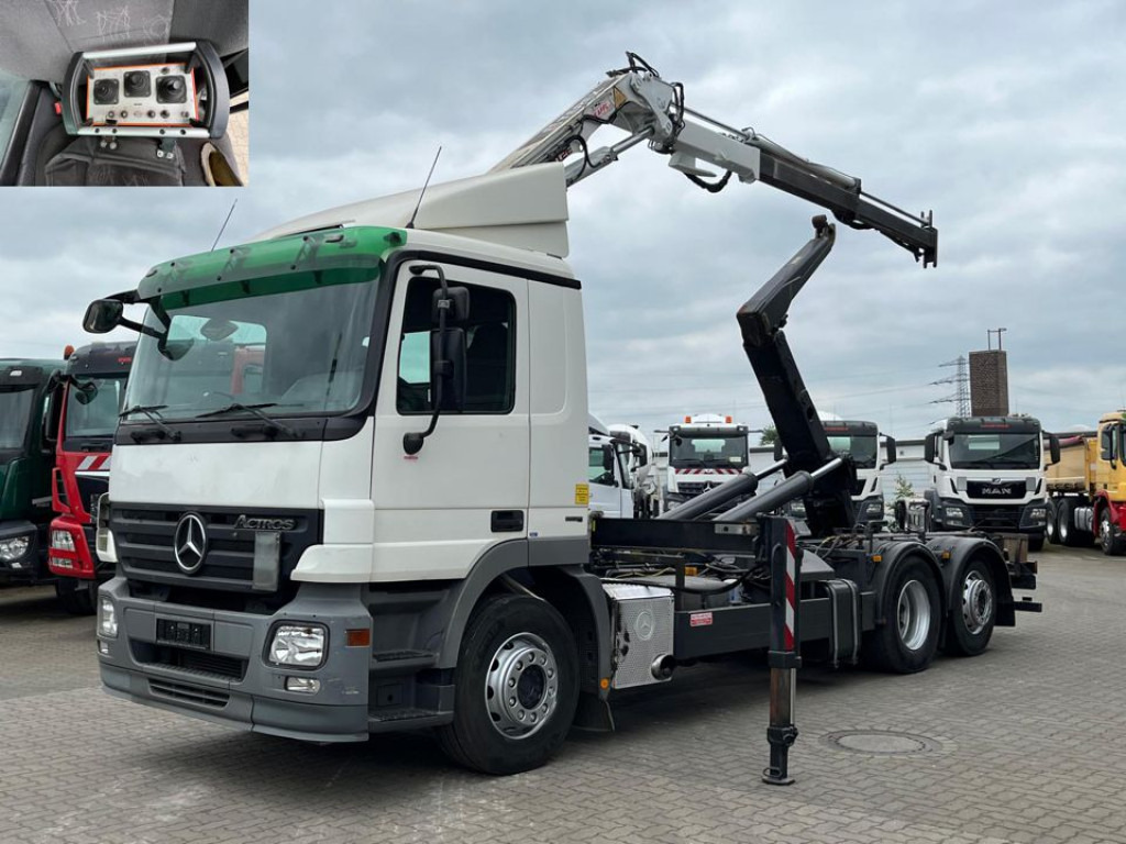 MERCEDES-BENZ Actros 2541 L6x2 Abrollkipper mit Kran Funk+Greiferst - משאית הרמת וו, משאית מנוף: תמונה 1 MERCEDES-BENZ Actros 2541 L6x2 Abrollkipper mit Kran Funk+Greiferst - משאית הרמת וו, משאית מנוף: תמונה 1