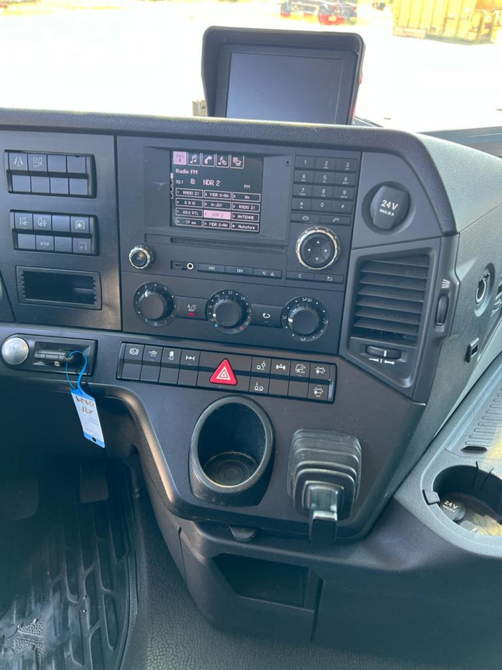 MERCEDES-BENZ Antos 2540 L 6x2 Pritsche LBW Coca Cola - משאית וילונות צד: תמונה 2 MERCEDES-BENZ Antos 2540 L 6x2 Pritsche LBW Coca Cola - משאית וילונות צד: תמונה 2