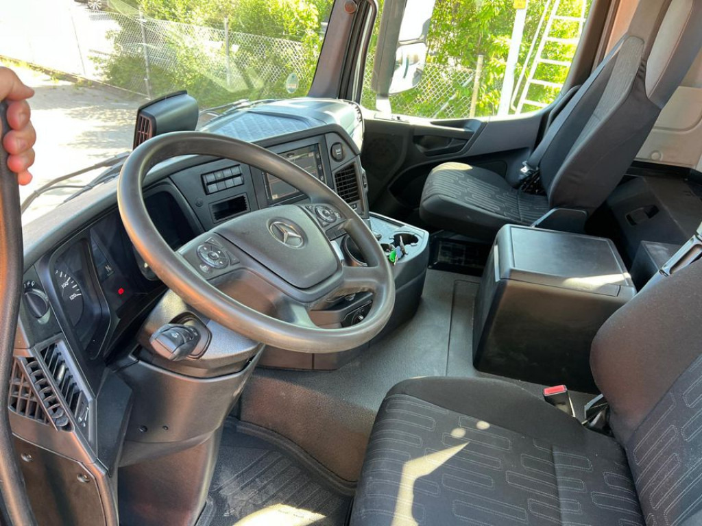 מזהיר MERCEDES-BENZ Arocs 2636 6x6 HAD 3-Achs Allradkipper Meiller: תמונה 6 מזהיר MERCEDES-BENZ Arocs 2636 6x6 HAD 3-Achs Allradkipper Meiller: תמונה 6