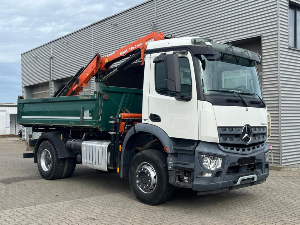 MERCEDES-BENZ Mercedes-Benz Arocs 2-Achs Kipper Kran 1835 K Atlas 126.3 - מזהיר, משאית מנוף: תמונה 2 MERCEDES-BENZ Mercedes-Benz Arocs 2-Achs Kipper Kran 1835 K Atlas 126.3 - מזהיר, משאית מנוף: תמונה 2