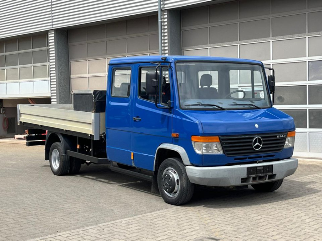 MERCEDES-BENZ Vario 614 D Pritsche Doppelkabine LKW Motor 4.3 Ltr. - כלי רכב מסחרי במיטה שטוחה, כלי רכב מסחרי קומבי: תמונה 2 MERCEDES-BENZ Vario 614 D Pritsche Doppelkabine LKW Motor 4.3 Ltr. - כלי רכב מסחרי במיטה שטוחה, כלי רכב מסחרי קומבי: תמונה 2