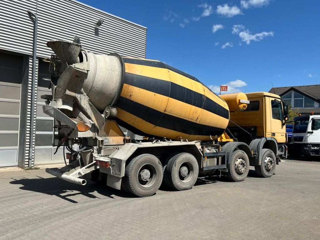 Mercedes-Benz Actros 3241 B 8x4 Betonmischer Liebherr, Deutsc - משאית הרמת וו: תמונה 4 Mercedes-Benz Actros 3241 B 8x4 Betonmischer Liebherr, Deutsc - משאית הרמת וו: תמונה 4