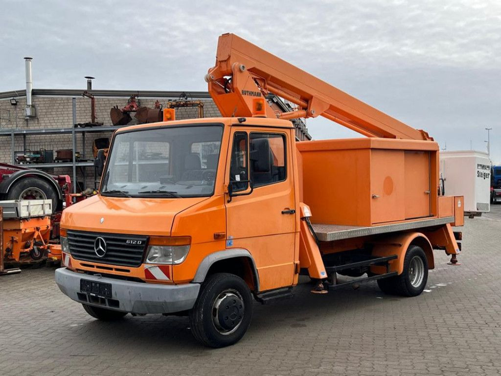 Mercedes-Benz Vario 612 D Hubarbeitsbühne Arbeitshöhe 18m - פלטפורמה אווירית מותקנת על משאית, כלי רכב מסחרי: תמונה 1 Mercedes-Benz Vario 612 D Hubarbeitsbühne Arbeitshöhe 18m - פלטפורמה אווירית מותקנת על משאית, כלי רכב מסחרי: תמונה 1