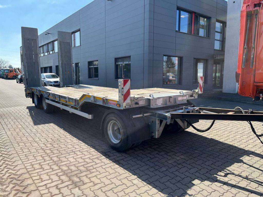 Müller-Mitteltal Tiefladeanhänger T 3 Profi 30,0 Tiefladeranhänge - קרון נגרר עם מטען נמוך: תמונה 4 Müller-Mitteltal Tiefladeanhänger T 3 Profi 30,0 Tiefladeranhänge - קרון נגרר עם מטען נמוך: תמונה 4