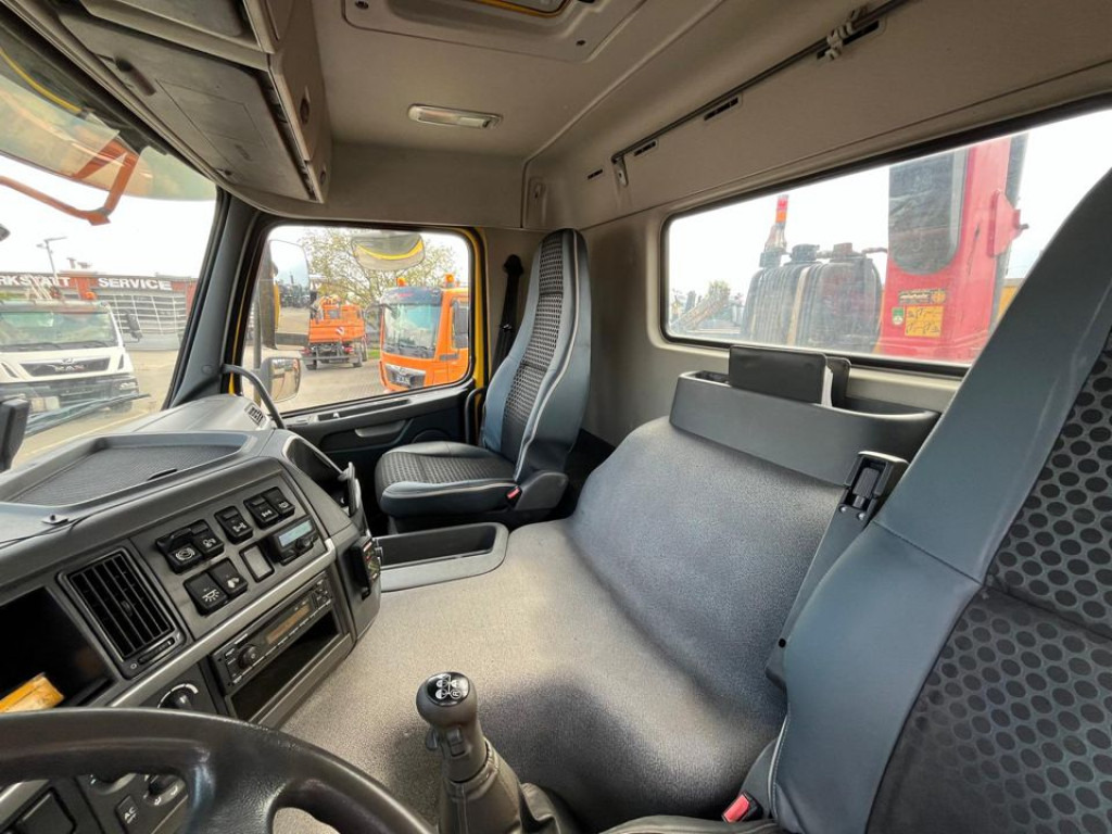 VOLVO (S) Truck FM 330 4x4 Pritsche Kran Singelreifen Funkfernbedienung - משאית צד נופל/ שטוחה, משאית מנוף: תמונה 2 VOLVO (S) Truck FM 330 4x4 Pritsche Kran Singelreifen Funkfernbedienung - משאית צד נופל/ שטוחה, משאית מנוף: תמונה 2