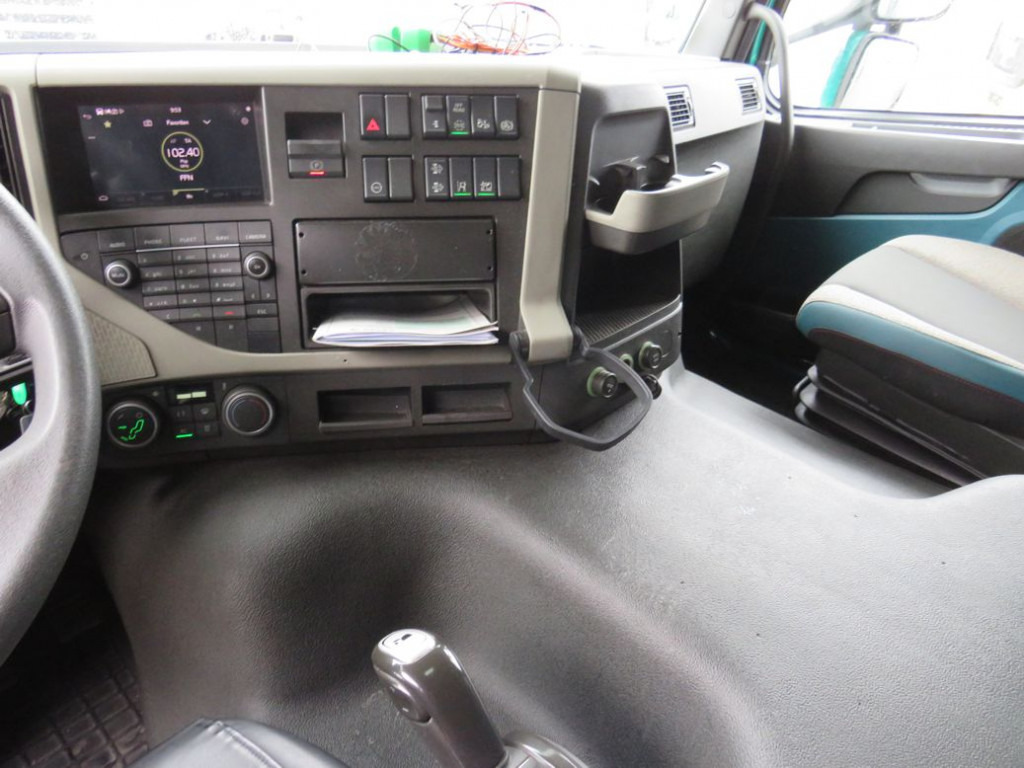 VOLVO (S) Truck FM 380 Pritsche LBW LBW 2to Tautli.+Edscha - משאית וילונות צד: תמונה 2 VOLVO (S) Truck FM 380 Pritsche LBW LBW 2to Tautli.+Edscha - משאית וילונות צד: תמונה 2