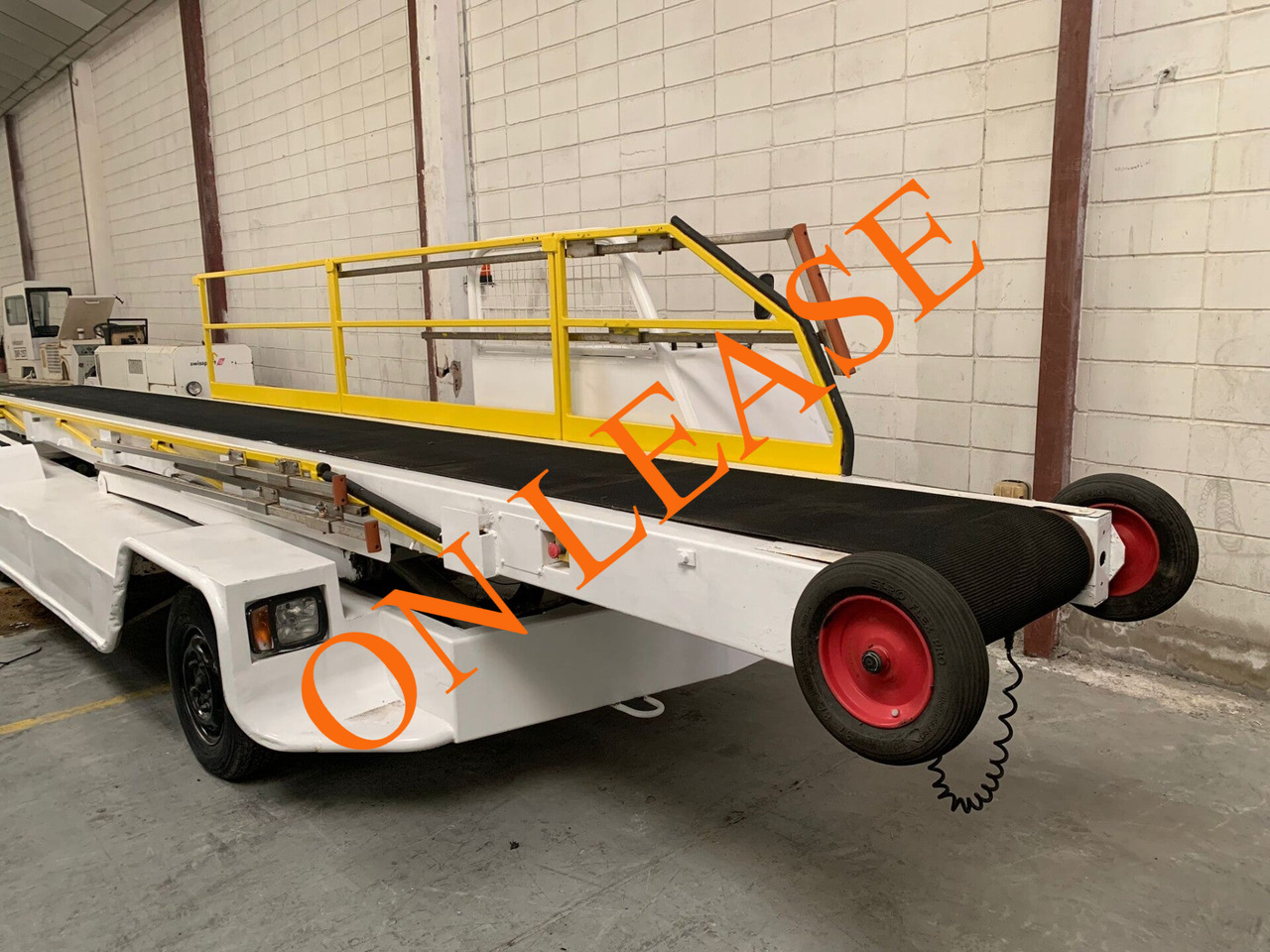 Belt Loader AMSS BL800 - מעמיס חגורות: תמונה 1 Belt Loader AMSS BL800 - מעמיס חגורות: תמונה 1