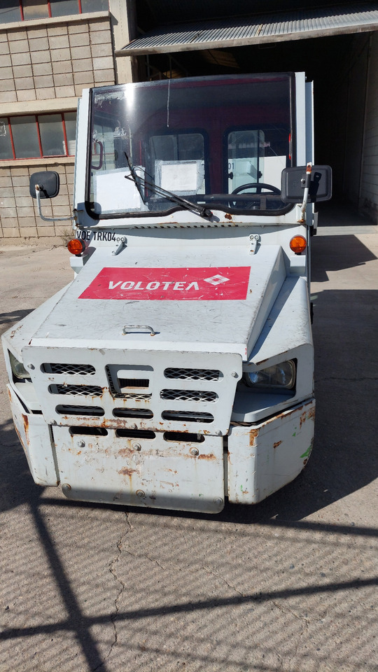 FV-02 Tractor Nissan - טרקטור כבודה: תמונה 1 FV-02 Tractor Nissan - טרקטור כבודה: תמונה 1