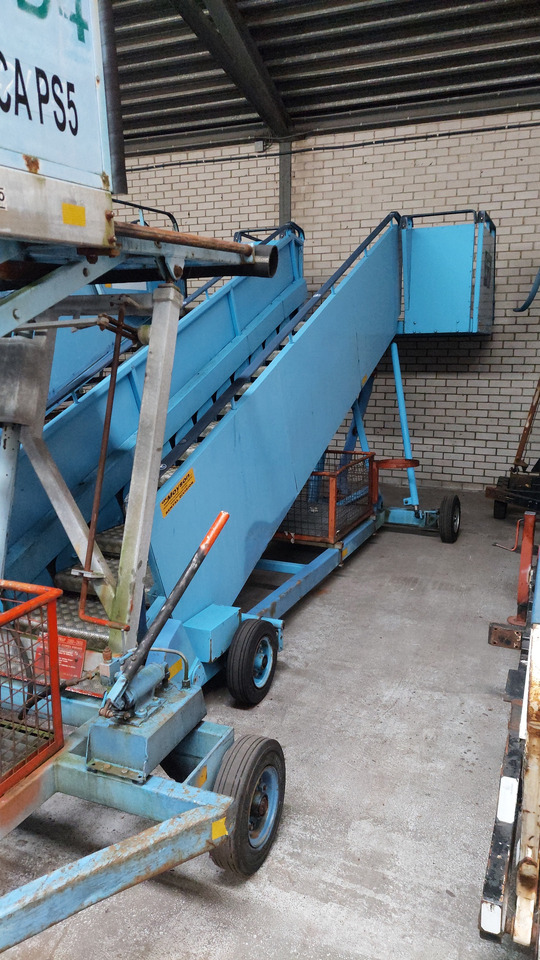 Passenger Stairs SACO 2-2.80 - מדרגות נוסעים: תמונה 1 Passenger Stairs SACO 2-2.80 - מדרגות נוסעים: תמונה 1