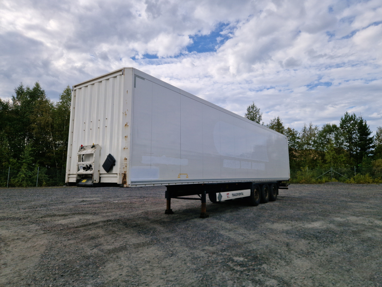 KRONE BOX - DOUBLESTOCK - סמיטריילר בתיבה סגורה: תמונה 2 KRONE BOX - DOUBLESTOCK - סמיטריילר בתיבה סגורה: תמונה 2