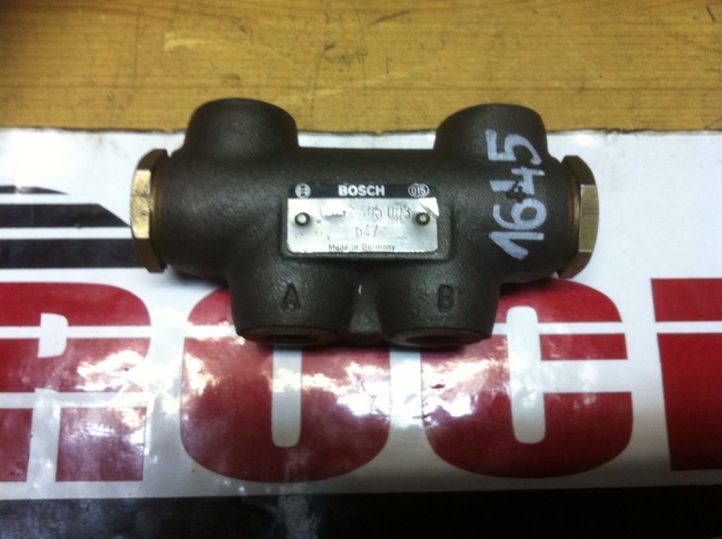 BOSCH 0532405003 647 1535105 052 - שסתום הידרולי עבור מכונת בנייה: תמונה 1 BOSCH 0532405003 647 1535105 052 - שסתום הידרולי עבור מכונת בנייה: תמונה 1