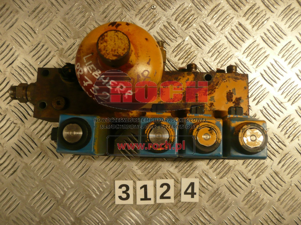 VICKERS KOŚĆ - 4 SEKCYJNY + DG4V-3-2A-M-KUP4D3H760 EN94 + CEWKA 24 VDC + HYDROAKUMULATOR HYDAC 0,5 L - שסתום הידרולי: תמונה 2 VICKERS KOŚĆ - 4 SEKCYJNY + DG4V-3-2A-M-KUP4D3H760 EN94 + CEWKA 24 VDC + HYDROAKUMULATOR HYDAC 0,5 L - שסתום הידרולי: תמונה 2