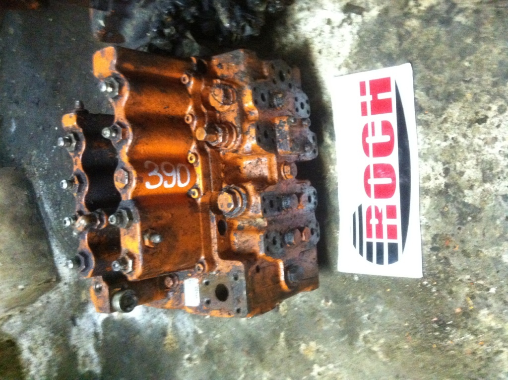 ZEXEL 307842-0040 31994 427 1412 - 9 SEKCYJNY - שסתום הידרולי עבור מכונת בנייה: תמונה 1 ZEXEL 307842-0040 31994 427 1412 - 9 SEKCYJNY - שסתום הידרולי עבור מכונת בנייה: תמונה 1