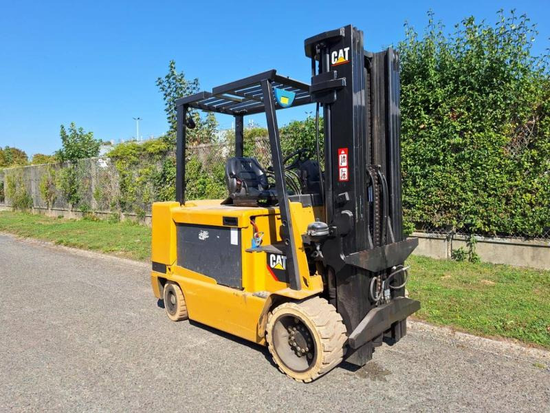Caterpillar EC55N - מלגזה חשמלית: תמונה 2 Caterpillar EC55N - מלגזה חשמלית: תמונה 2