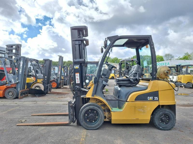 Caterpillar GP25N - מלגזת LPG: תמונה 3 Caterpillar GP25N - מלגזת LPG: תמונה 3