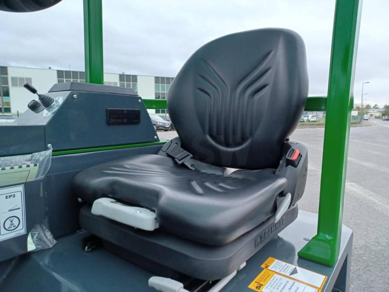 משאית הגעה ב-4 דרכים Combilift CBE3000: תמונה 10