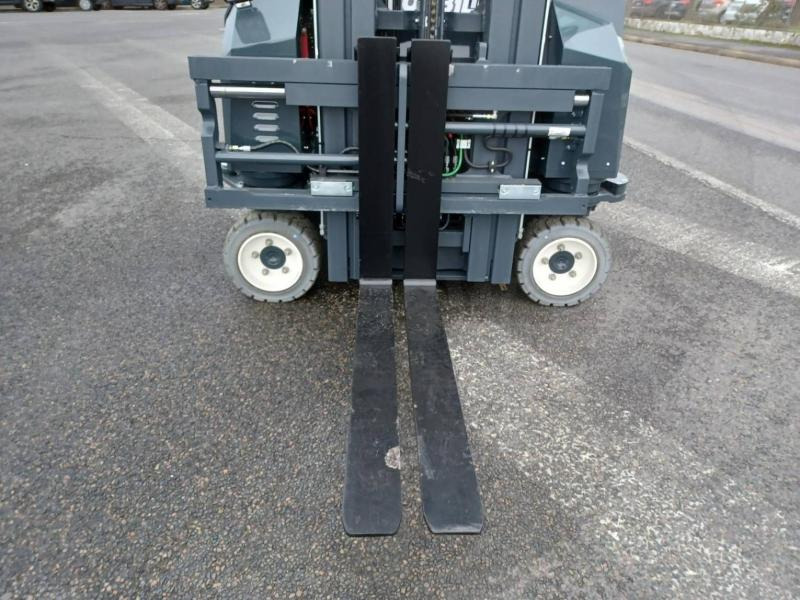 משאית הגעה ב-4 דרכים Combilift CBE3000: תמונה 8